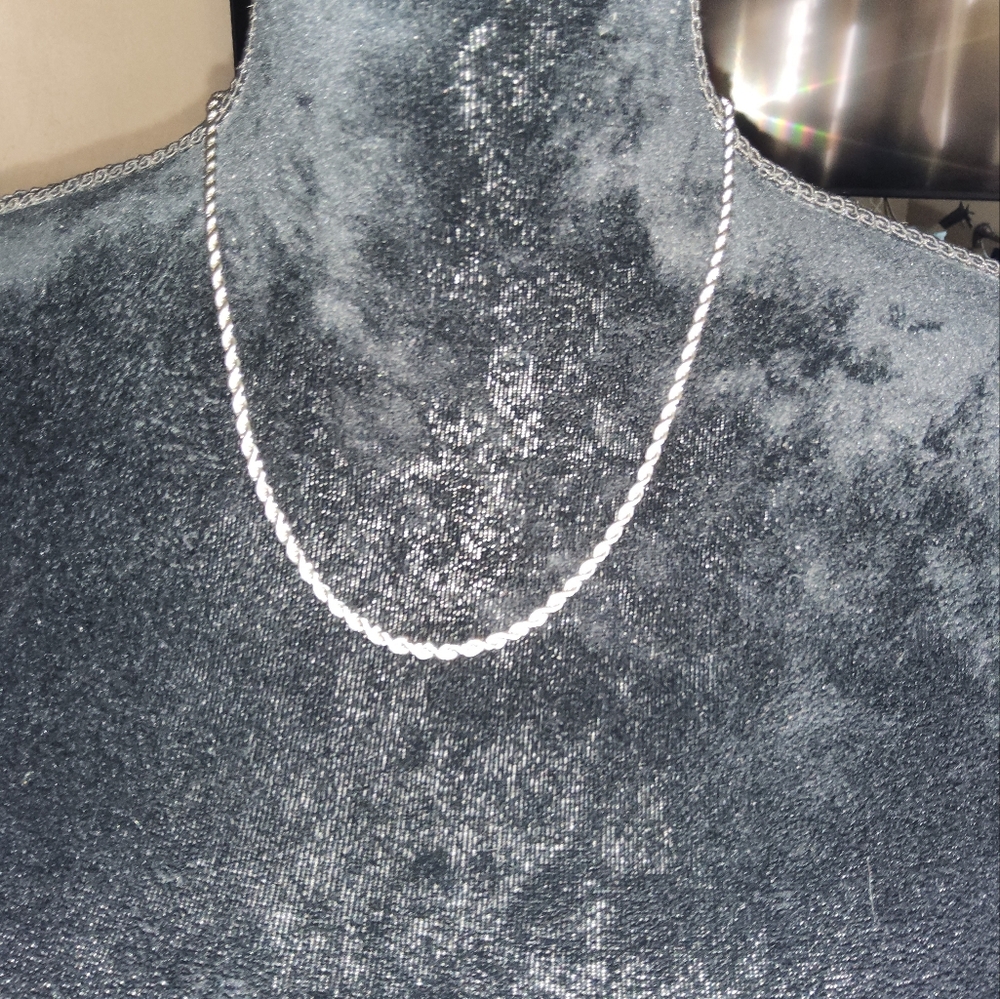 Elegant Silver Necklace